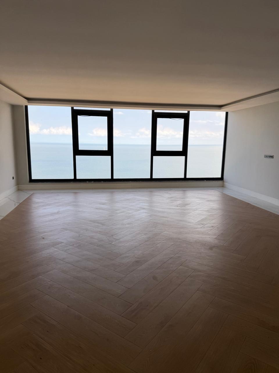 Vende se luxuoso apartamento Penthouse t4 no novo edifício Park Moza próximo ao Hotel Glória